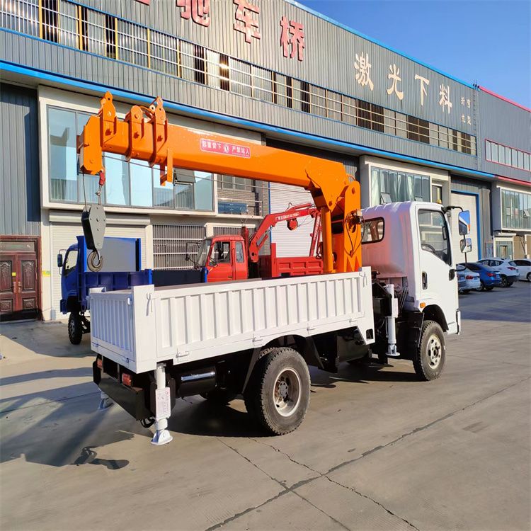 红塔区三轮随车吊定制 农用改装机自备吊中瑞长期出售